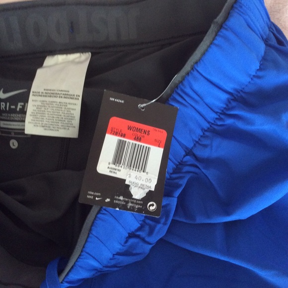 Nike Dri Fit ladies running shorts sz L - Picture 5 of 5